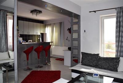 Apartament cu 3 camere semidecomandat în Tătărași