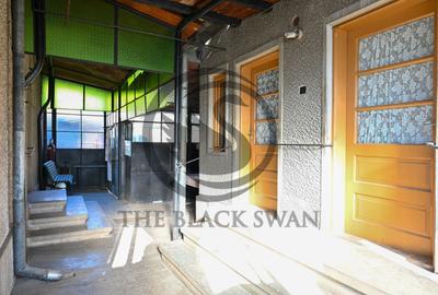 Casa cu 6 camere de vanzare | Zona Ultracentrala, Baicoi | Comision 0% - 22