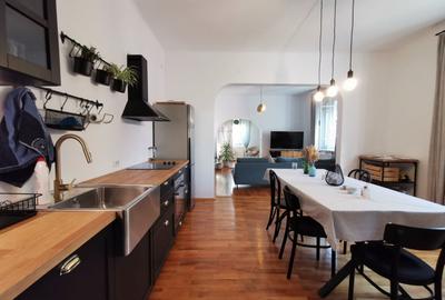 Casă de vânzare cu grădină amenajată (teren 722 m²) - 1