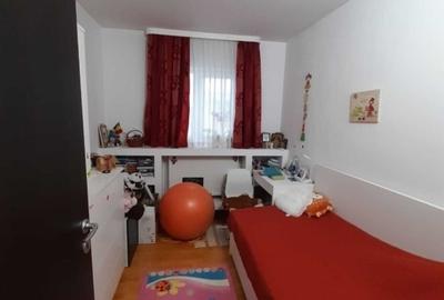 Dacia - Zimbru - Apartament 3 camere - mobilat  - geam la baie - 1