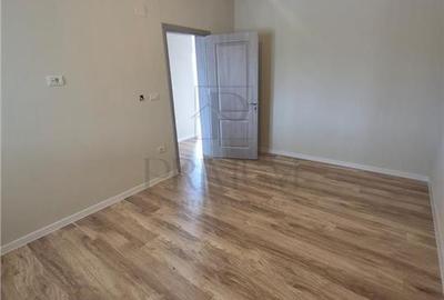 Duplex pe parter - 3 dormitoare - zona foarte buna - gata de mutat - 16