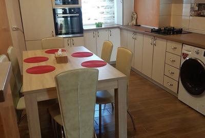 Vanzare apartament 3 camere Basarabia - 1