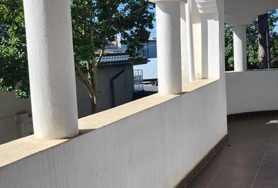 Vila superba 8 camere ,stil conac Brancovenesc - 2