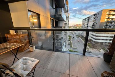 Apartament cu 3 camere semidecomandat, mobilat în Central