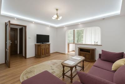 Apartament de vanzare 4 camere Piata Victoriei decomandat/1979 - 1
