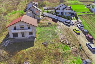 Casă la gri Intabulată de Vânzare, 5 Camere, 800mp Teren - Tomești - 3