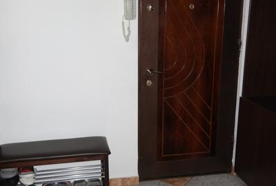 Apartament cu 2 camere decomandat, mobilat în Berceni