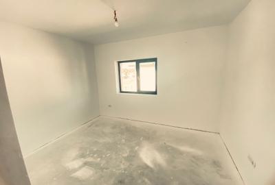 Duplex cu 4 camere si mansarda. Curte 250 mp. Comision 0 - 13