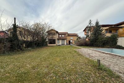 Casă individuală cu 4 camere în Lipovei