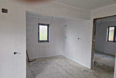 Agenție imobiliară vindem casa la sol cu 4 camere în Năvodari - 8