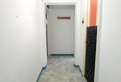 3 CAMERE etaj intermediar - Scoala 8 // INEL II - 10