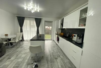 Apartament cu 3 camere 2 bai si curte in Selimbar - 9