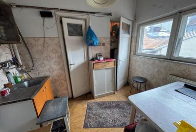 Vanzare apartament patru camere in vila cartierul Armenesc curte - 11