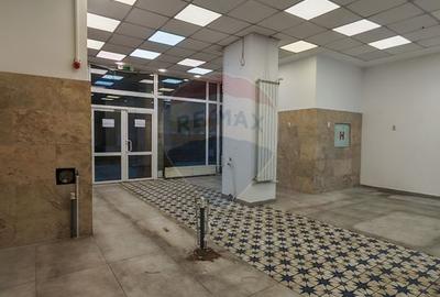 Spațiu comercial ultracentral, 230 mp, lângă Mercur - 1