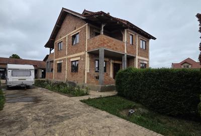 Casa cu etaj de vanzare in Vetis - 1