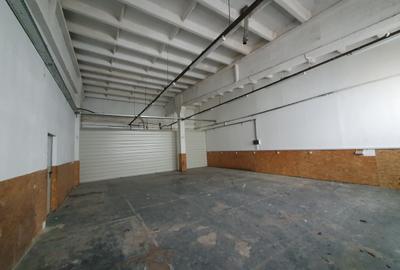 Spațiu industrial, 250 mp în Tractorul