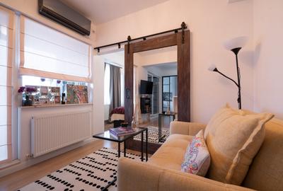 Apartament cu 2 camere semidecomandat, mobilat în 1 Mai