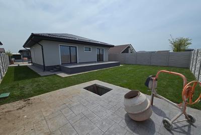 Casa individuala 3 camere,teren 375 mp,200 m de blv. - 2