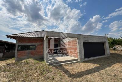Casa individuala cu 4 camere si teren de 670 mp, Parta,  comision 0 - 14