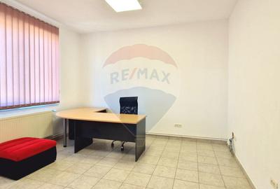 Birou de închiriat Brașov 35 mp, Uzina 2, cu parcare - 1