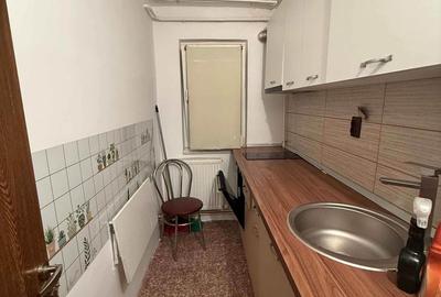 De închiriat apartament 3 camere VIZIRU 1 parter - 2