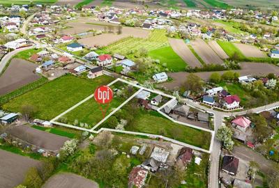 SE VINDE Gospodarie traditionala + Teren construibil cu bransamente la utilitati - 6