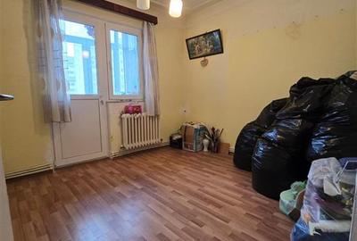 Apartament cu 2 camere decomandat în Mircea cel Bătrân