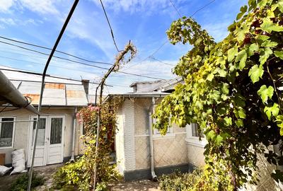 Casa de vânzare în INIMA Târgului Neamț,teren 416mp - 12