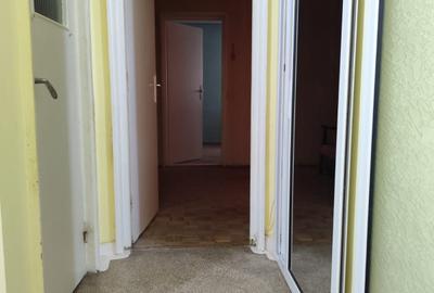 Apartament 3 camere semidecomandat de vânzare – Micro 19, etaj 3, liber - 3