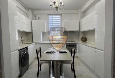 Apartament cu 4 camere semidecomandat, mobilat în Mamaia-Sat