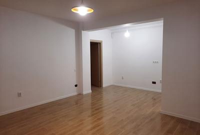 Spatiu comercial la parter , 51,9 mp, zona Terra - 1