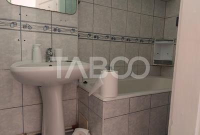 Apartament la casa 52 mp 2 camere terasa pivnita central Cisnadie - 10