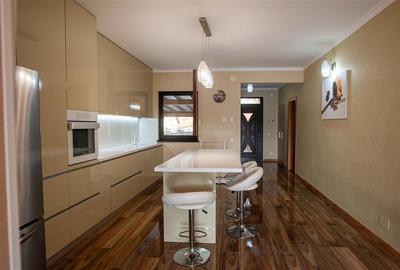 Vila D+P+E cu jaccuzi exterior in Iosia - 23