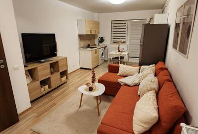 Apartament cu 2 camere semidecomandat în Apărătorii Patriei