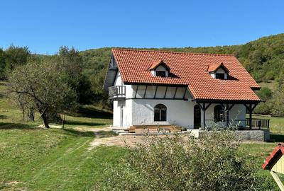 Casă individuală cu 4 camere în Florești