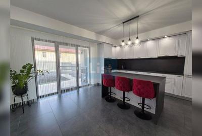 Casa ultrafinisata, garaj, panouri fotovoltaice - 15
