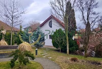 Casă individuală cu 3 camere în Central