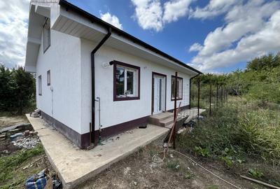 Exclusivitate! Casa cocheta la sol, 3 camere, partea dreapta, Valu lui Traian! - 1