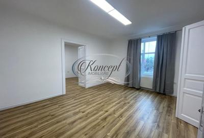 Apartament cu 3 camere semidecomandat, mobilat în Central