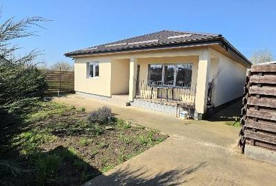 Casă individuală cu 4 camere în Glina