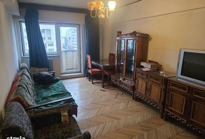 Vand  apartament 3 camere, et. 6/7, Calea Bucuresti, Piata Centrala - 2