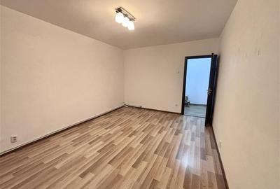 Garsonieră decomandată, mobilată în Central