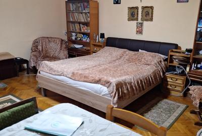 Piata Libertatii,ap 2 camere,semidecomandat, s-55 mp, parter/2, p-130.000 euro - 3