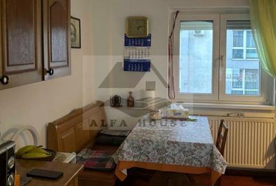 Apartament cu trei camere,  zona Racadau ,83 mp , etaj intermediar - 4