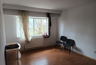 Apartament 3 camere decomandate,centrala gaz,scoala 27 etaj 3, Dacia. - 2