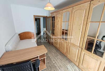 Apartament cu 2 camere+nisa de dormit, balcon, parcare, Str.Florilor - 11