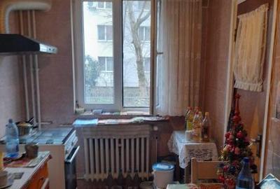 Apartament cu 3 camere decomandat în 1 Decembrie 1918