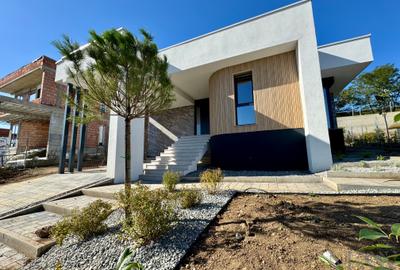 Casă individuală cu 4 camere în Dealuri Oradea