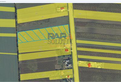 Teren 9969 mp, situat la E85, între două intrări pe autostrada A7 - 1