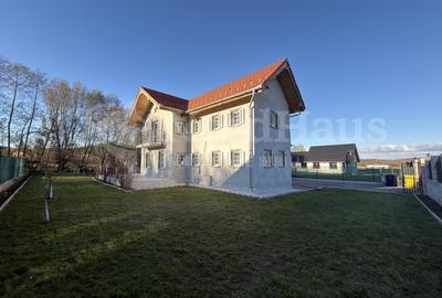 Casă individuală cu 4 camere în Central